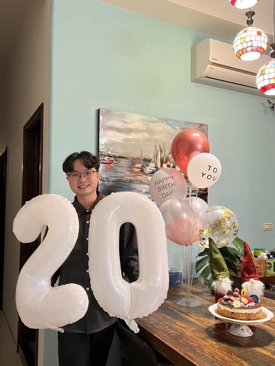 2022/12/17 慶祝Tony 的20歲生日~