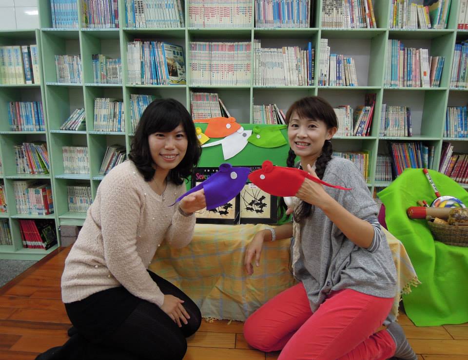 2013/11/24 歸仁圖書館Julie說英文故事時間 2013/11/24 歸仁圖書館Julie說英文故事時間