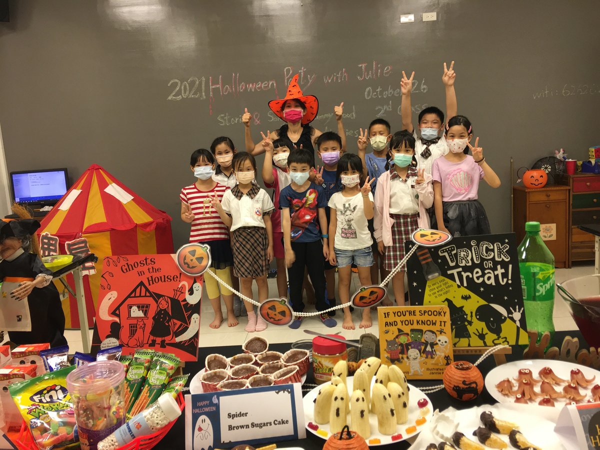 2021 10 26 Halloween Party~ 2nd class